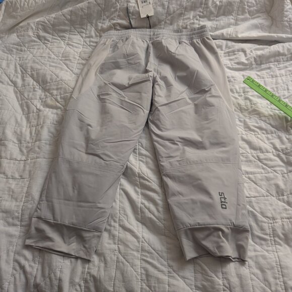 Women Stio Fernos Insulated Knicker Large 3/4 Pants Shorts Quiet Gray NWT - Picture 2 of 6